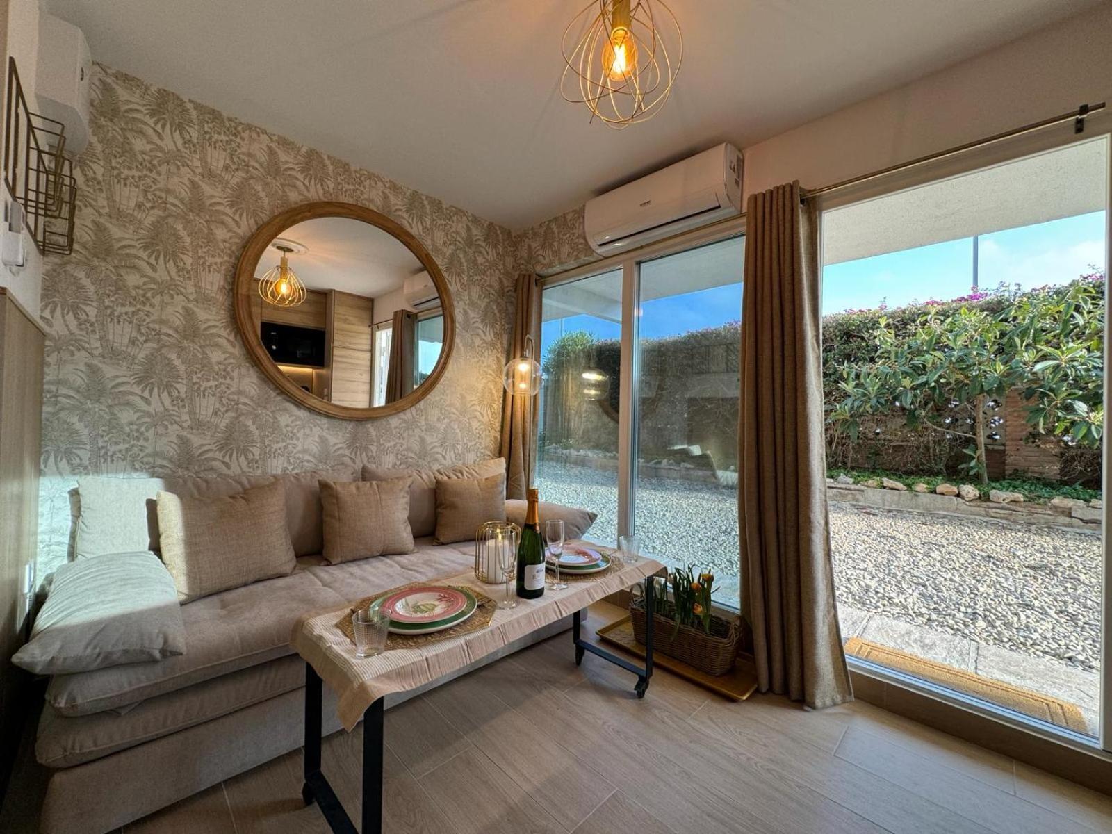 The Mini Apartment Castelldefels Exterior photo